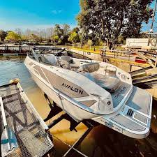 AVALON 240 OPEN + CUDDY VOLVO 280 HP – 0 HS